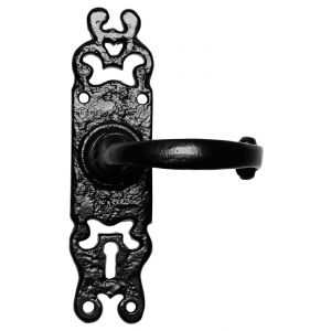 Kirkpatrick KP2495 smeedijzer zwart deurkruk op schild 184x50 mm blind - H21002938 - afbeelding 1